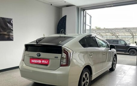 Toyota Prius, 2014 год, 1 270 000 рублей, 4 фотография