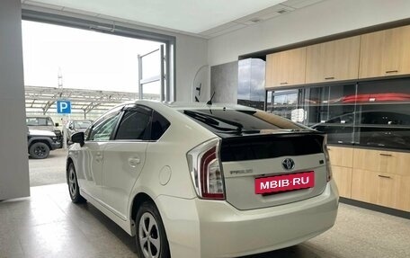 Toyota Prius, 2014 год, 1 270 000 рублей, 6 фотография