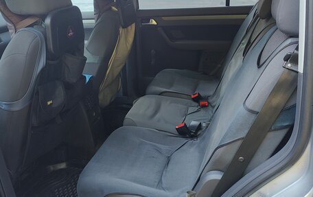 Volkswagen Touran III, 2008 год, 650 000 рублей, 6 фотография