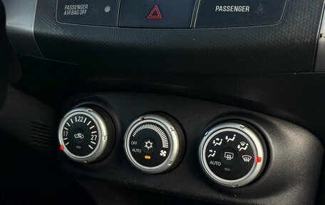 Mitsubishi Outlander III рестайлинг 3, 2008 год, 1 300 000 рублей, 16 фотография