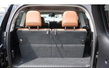 Toyota Land Cruiser Prado 150 рестайлинг 2, 2022 год, 3 600 000 рублей, 10 фотография