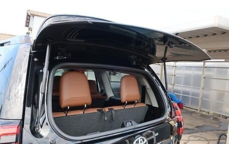 Toyota Land Cruiser Prado 150 рестайлинг 2, 2022 год, 3 600 000 рублей, 9 фотография