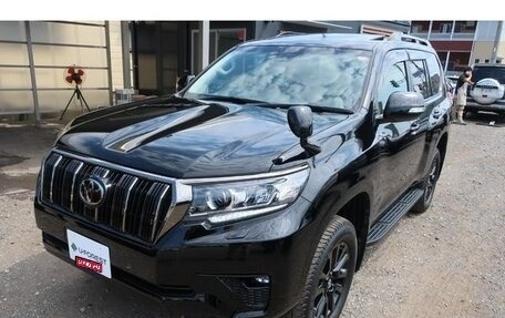 Toyota Land Cruiser Prado 150 рестайлинг 2, 2022 год, 3 600 000 рублей, 2 фотография