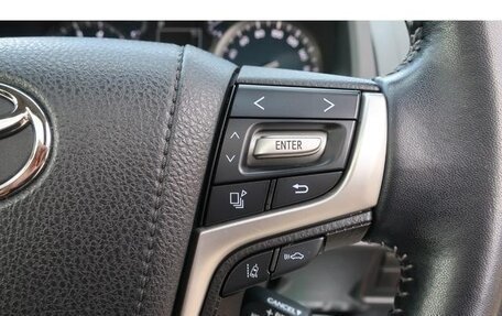 Toyota Land Cruiser Prado 150 рестайлинг 2, 2022 год, 3 600 000 рублей, 13 фотография
