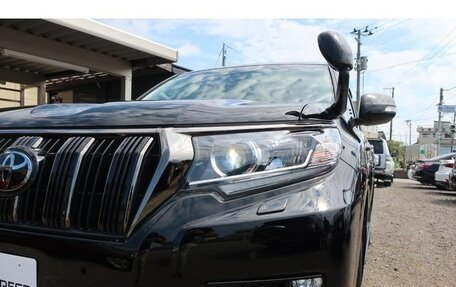 Toyota Land Cruiser Prado 150 рестайлинг 2, 2022 год, 3 600 000 рублей, 16 фотография
