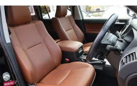 Toyota Land Cruiser Prado 150 рестайлинг 2, 2022 год, 3 600 000 рублей, 12 фотография