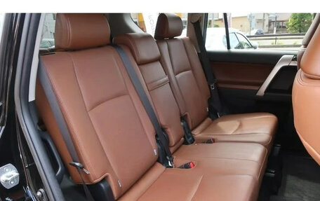 Toyota Land Cruiser Prado 150 рестайлинг 2, 2022 год, 3 600 000 рублей, 23 фотография