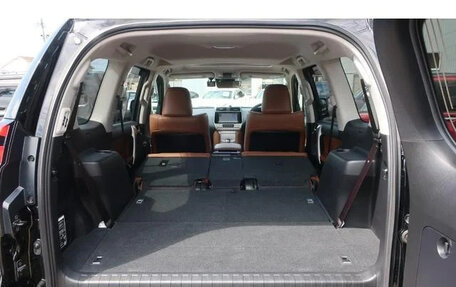 Toyota Land Cruiser Prado 150 рестайлинг 2, 2022 год, 3 600 000 рублей, 30 фотография