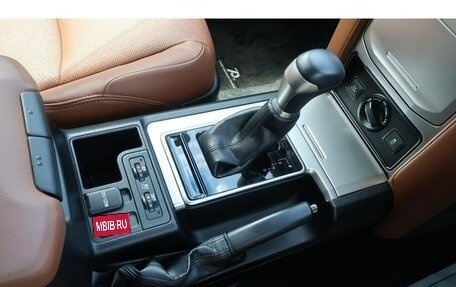 Toyota Land Cruiser Prado 150 рестайлинг 2, 2022 год, 3 600 000 рублей, 21 фотография