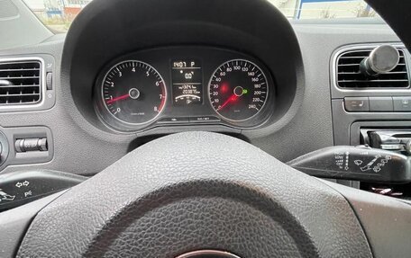 Volkswagen Polo VI (EU Market), 2011 год, 850 000 рублей, 3 фотография