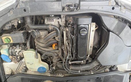Audi A4, 2000 год, 200 000 рублей, 4 фотография