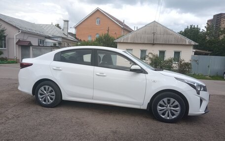 KIA Rio IV, 2021 год, 1 250 000 рублей, 2 фотография