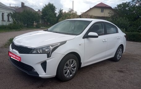 KIA Rio IV, 2021 год, 1 250 000 рублей, 3 фотография