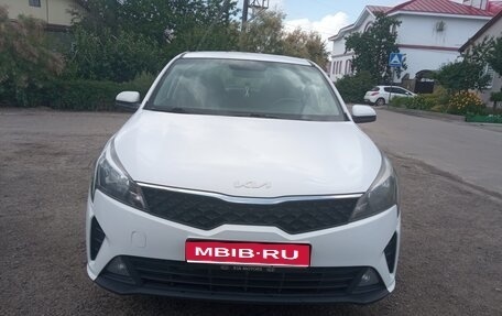 KIA Rio IV, 2021 год, 1 250 000 рублей, 1 фотография
