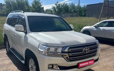 Toyota Land Cruiser 200, 2020 год, 8 200 000 рублей, 1 фотография