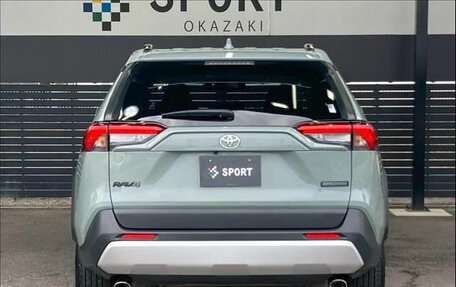 Toyota RAV4, 2023 год, 2 450 000 рублей, 3 фотография