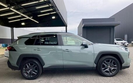 Toyota RAV4, 2023 год, 2 450 000 рублей, 4 фотография