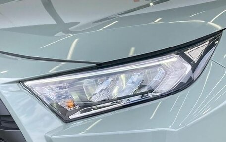 Toyota RAV4, 2023 год, 2 450 000 рублей, 8 фотография