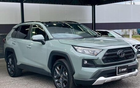 Toyota RAV4, 2023 год, 2 450 000 рублей, 5 фотография