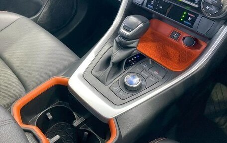 Toyota RAV4, 2023 год, 2 450 000 рублей, 18 фотография