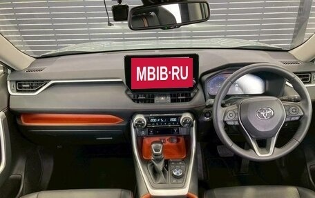 Toyota RAV4, 2023 год, 2 450 000 рублей, 13 фотография
