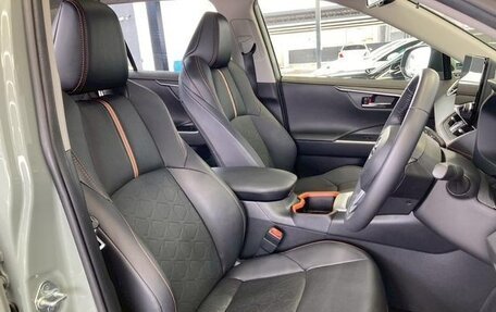 Toyota RAV4, 2023 год, 2 450 000 рублей, 20 фотография