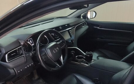Toyota Camry, 2019 год, 2 900 000 рублей, 3 фотография