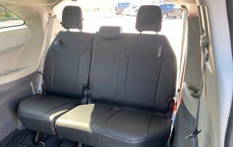 Toyota Sienna, 2021 год, 4 100 000 рублей, 17 фотография
