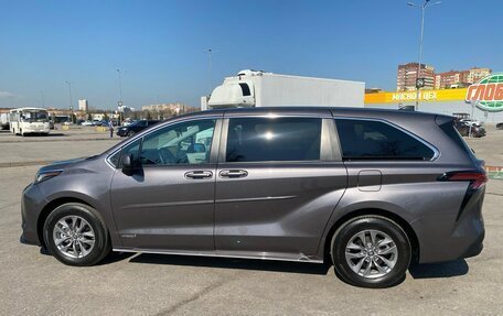 Toyota Sienna, 2021 год, 4 100 000 рублей, 16 фотография