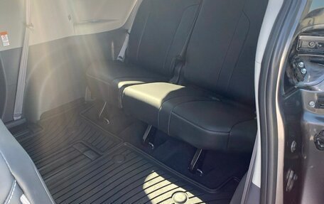 Toyota Sienna, 2021 год, 4 100 000 рублей, 20 фотография