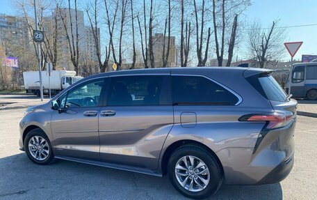 Toyota Sienna, 2021 год, 4 100 000 рублей, 33 фотография