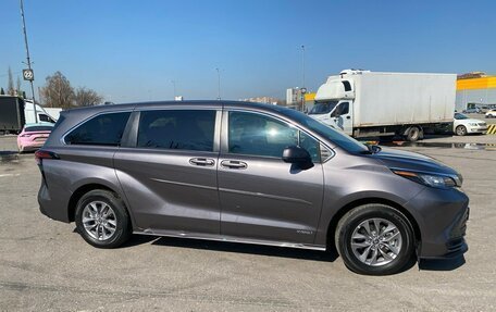Toyota Sienna, 2021 год, 4 100 000 рублей, 38 фотография