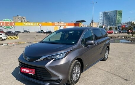 Toyota Sienna, 2021 год, 4 100 000 рублей, 39 фотография