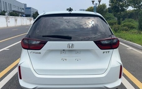 Honda Fit, 2021 год, 1 030 000 рублей, 3 фотография
