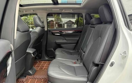 Toyota Highlander, 2022 год, 3 950 000 рублей, 11 фотография