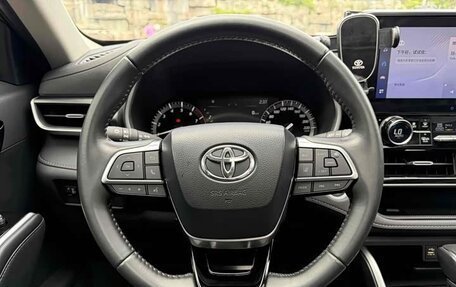 Toyota Highlander, 2022 год, 3 950 000 рублей, 7 фотография
