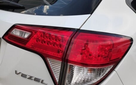 Honda Vezel, 2021 год, 1 230 000 рублей, 4 фотография