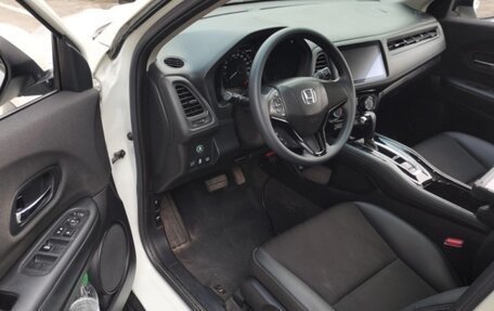 Honda Vezel, 2021 год, 1 230 000 рублей, 3 фотография
