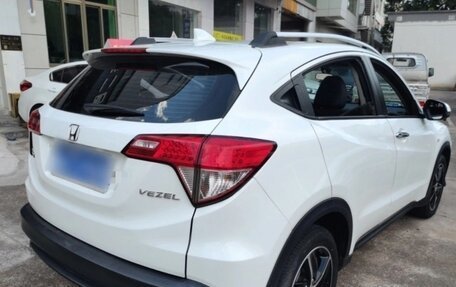 Honda Vezel, 2021 год, 1 230 000 рублей, 5 фотография