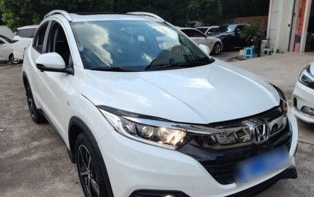 Honda Vezel, 2021 год, 1 230 000 рублей, 6 фотография