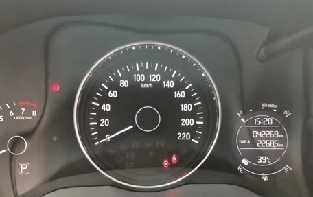Honda Vezel, 2021 год, 1 230 000 рублей, 16 фотография