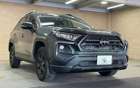 Toyota RAV4, 2023 год, 2 600 000 рублей, 1 фотография