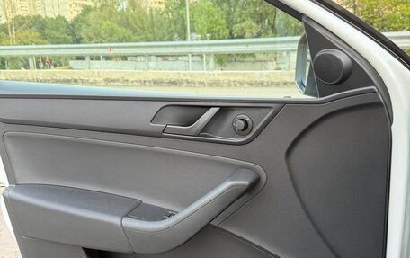 Skoda Rapid I, 2014 год, 975 000 рублей, 13 фотография