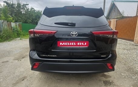 Toyota Highlander, 2021 год, 4 000 000 рублей, 4 фотография
