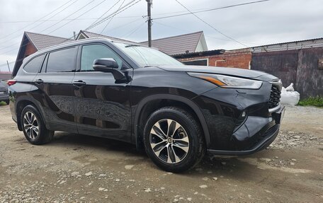 Toyota Highlander, 2021 год, 4 000 000 рублей, 6 фотография