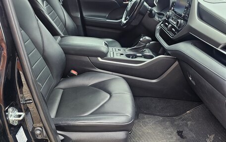 Toyota Highlander, 2021 год, 4 000 000 рублей, 14 фотография