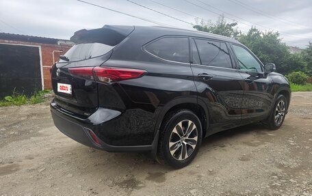 Toyota Highlander, 2021 год, 4 000 000 рублей, 26 фотография