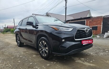 Toyota Highlander, 2021 год, 4 000 000 рублей, 12 фотография