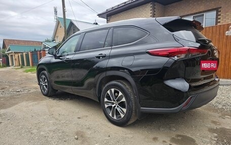 Toyota Highlander, 2021 год, 4 000 000 рублей, 22 фотография