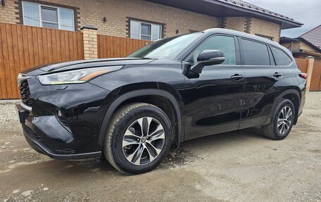 Toyota Highlander, 2021 год, 4 000 000 рублей, 27 фотография